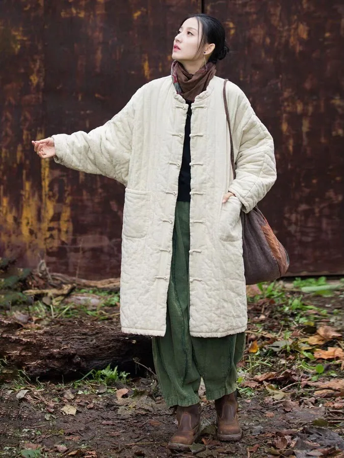 เสื้อโค้ทผู้หญิงผ้าฝ้ายลินินสไตล์จีนแบบใหม่ ติดกระดุม ความยาวปานกลาง ลายปักย้อนยุค แบรนด์ดัง