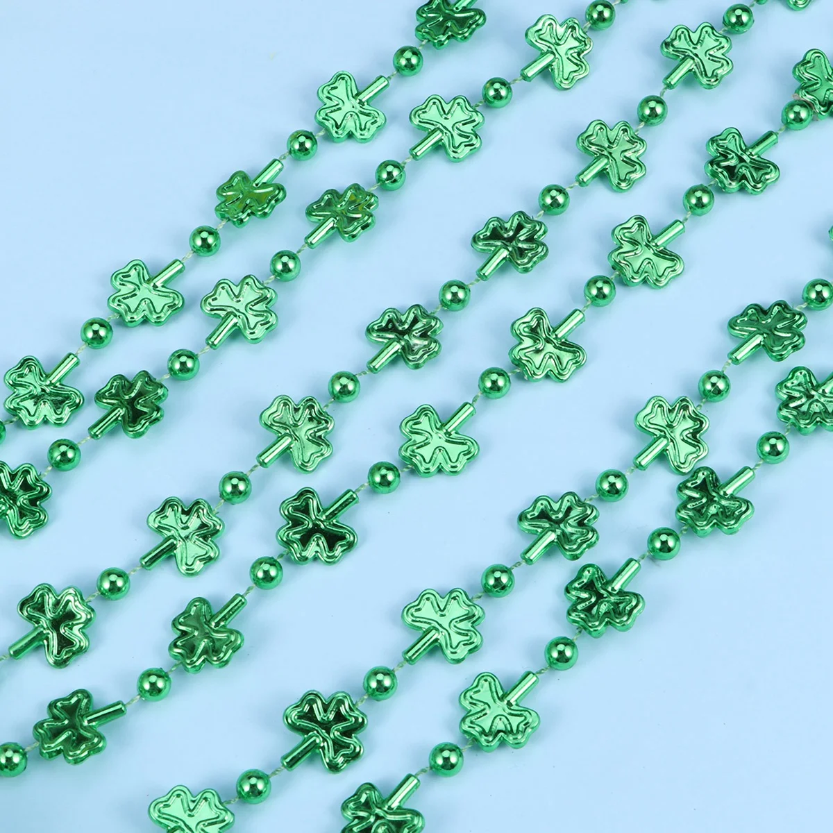 

4Pcs Saint Patrick Clover Necklace Green Plastic Beaded Creative Long-Lasting Party Decoration Creative Cup Necklace