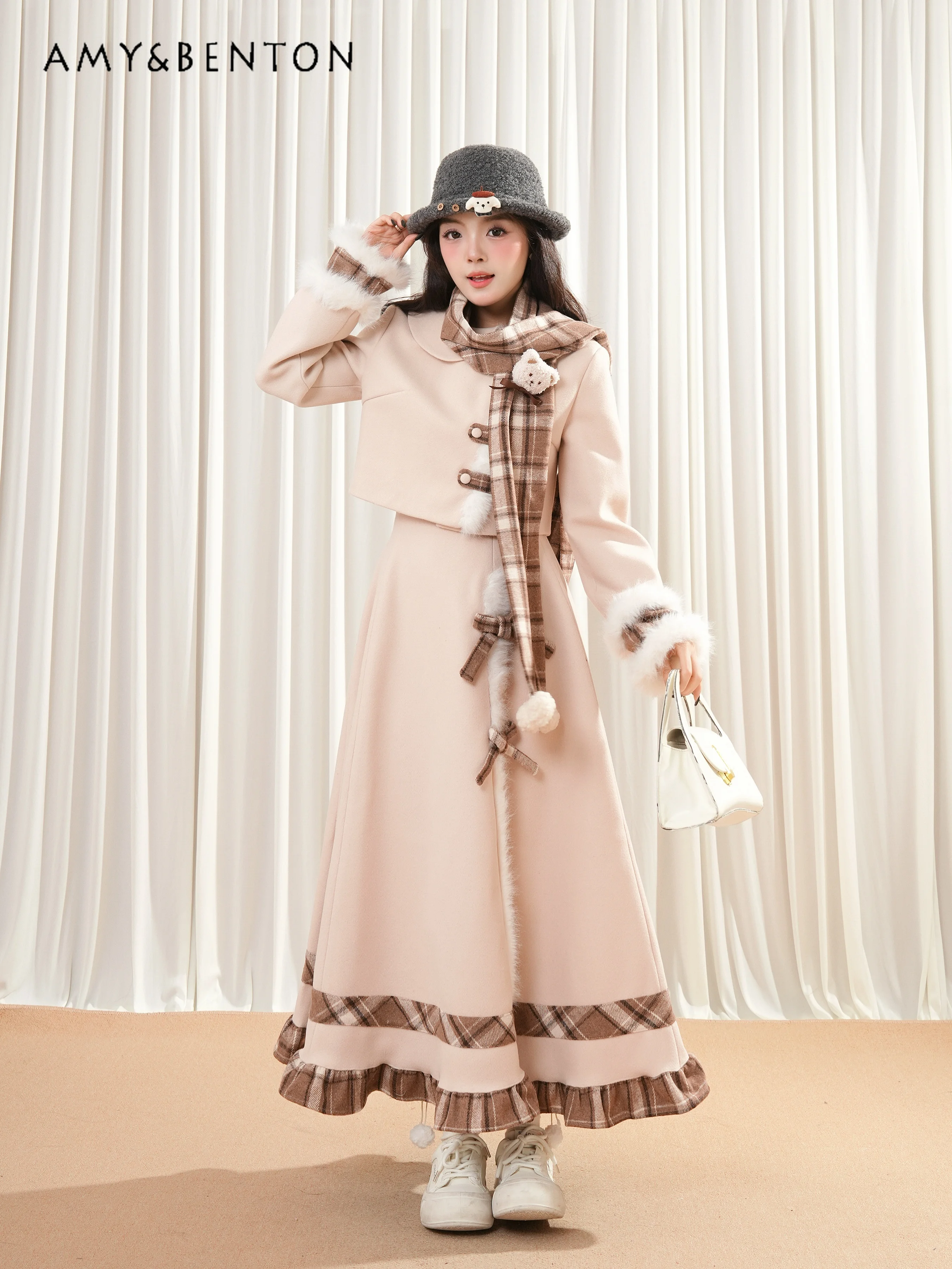 

Осень-зима 2022, новый французский милый стиль, хаки, красный клетчатый шерстяной шарф, пальто с лацканами, юбка средней длины, комплект из трех предметов