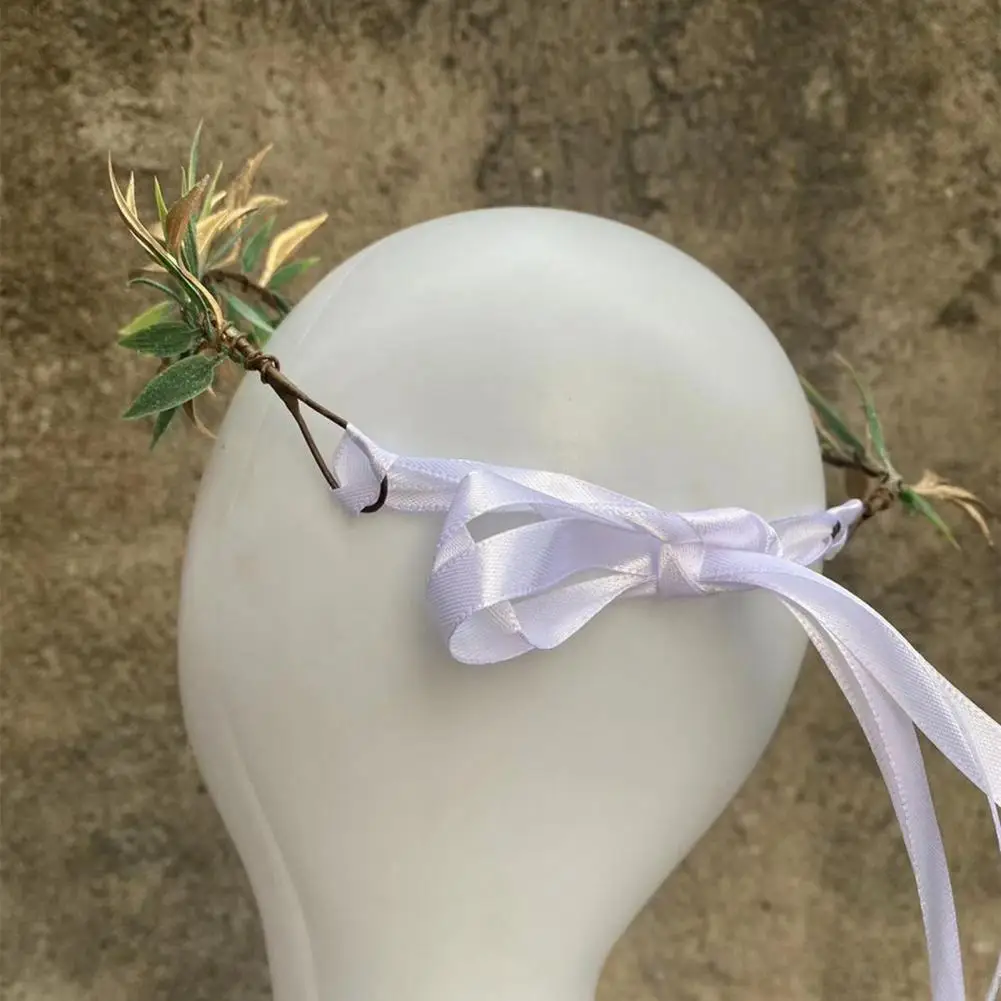 This fashionable hair tie is very delicate, easy to clean, highly breathable and elastic.