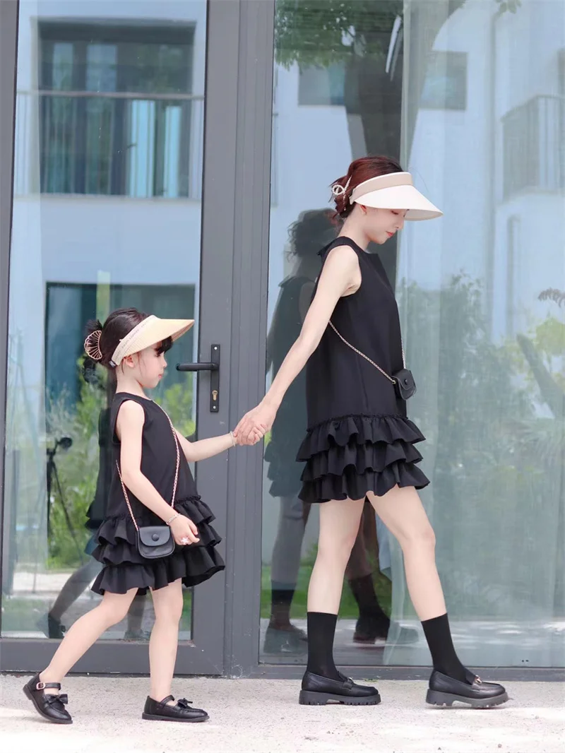 Summer Family Matching Outfits Girls Mom Fashion Layered Cake Dress Mother Daughter Ruffle Gowns 2024 Kids Adults Black Clothes