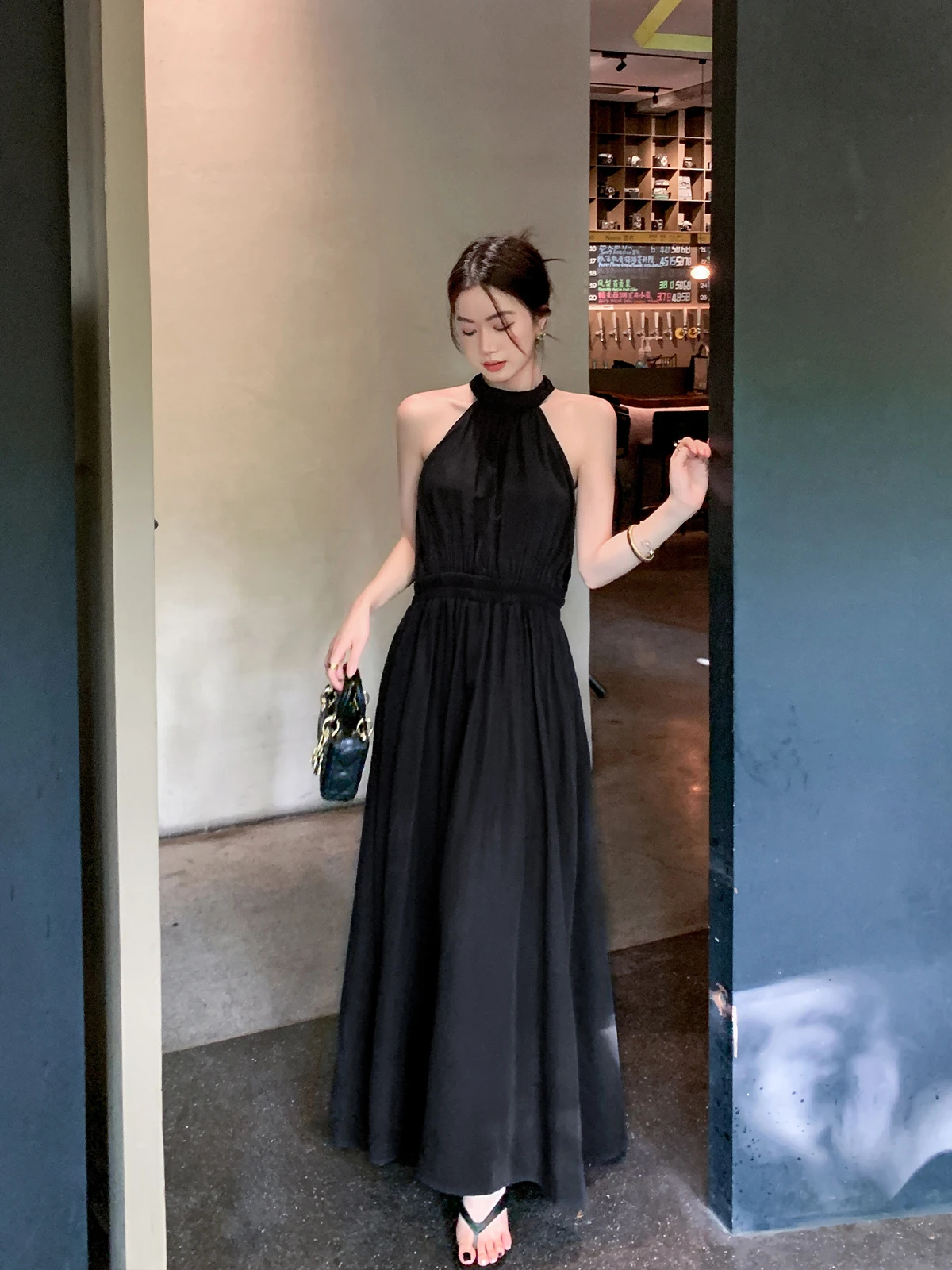 

Pure Desire Bla Hanging Ne Dr Women's New 2026 Summer Suitable for Dating Beautiful Skirt Ele Chic Svel Gown