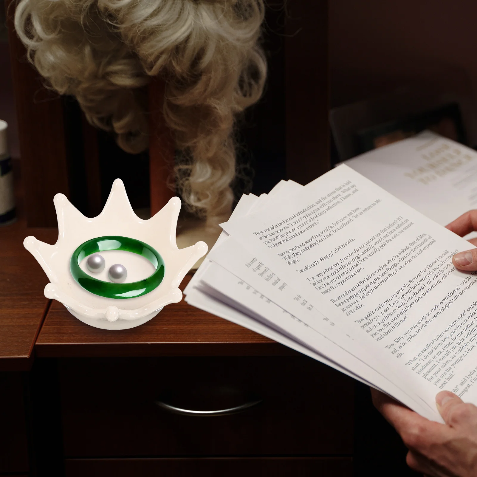 

Ceramic Crown-Shaped Jewelry Tray Elegant Jewelry Dish Organizer Storage Display Trinket Holder Trinket Dish Ring Tray