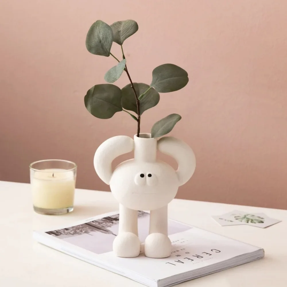 Shaped vase desktop living room dining room ornaments resin vase for children's gifts resin vase for interior decoration.