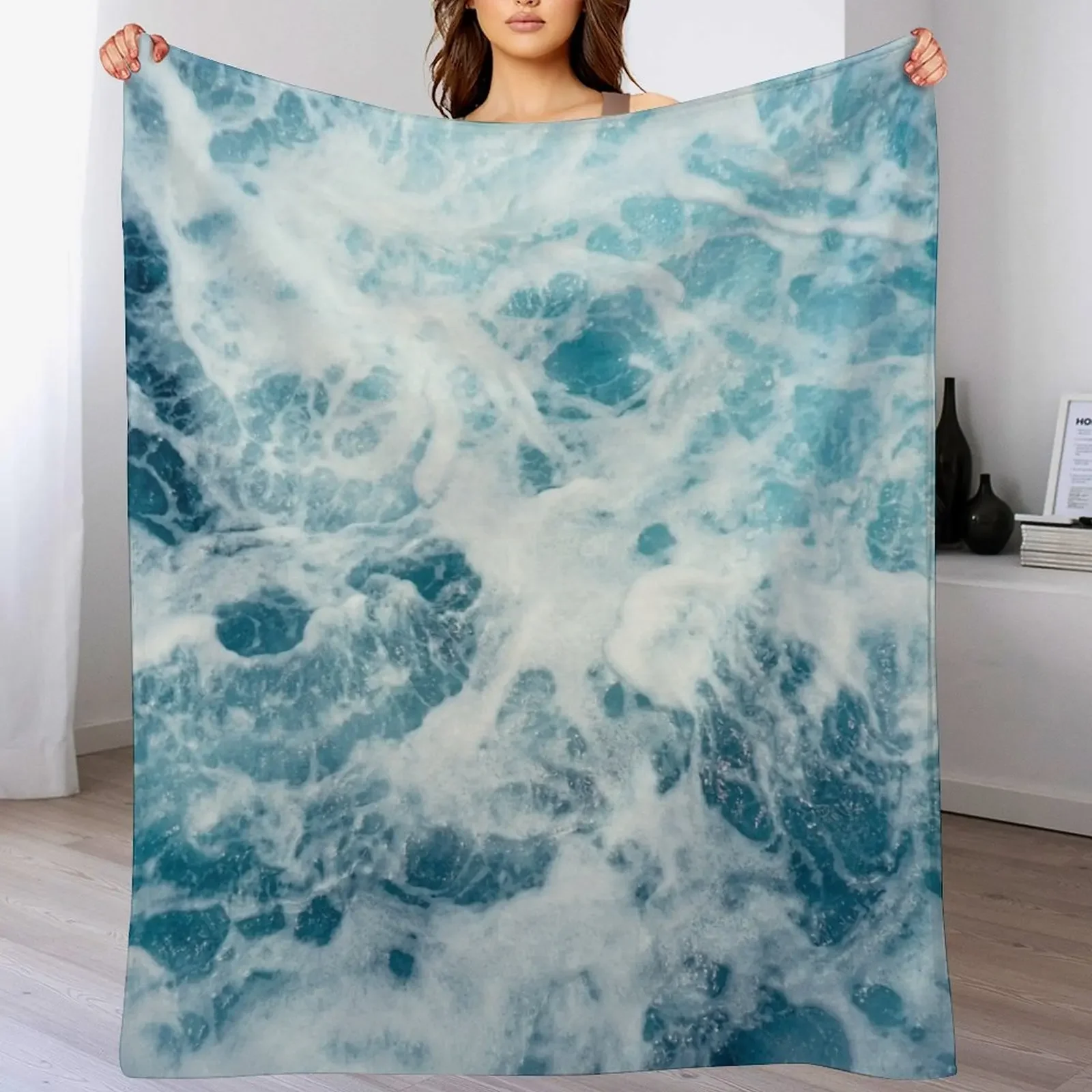 

Sea Waves in the Ocean Throw Blanket Soft Bedroom Blanket for Night Sleeping