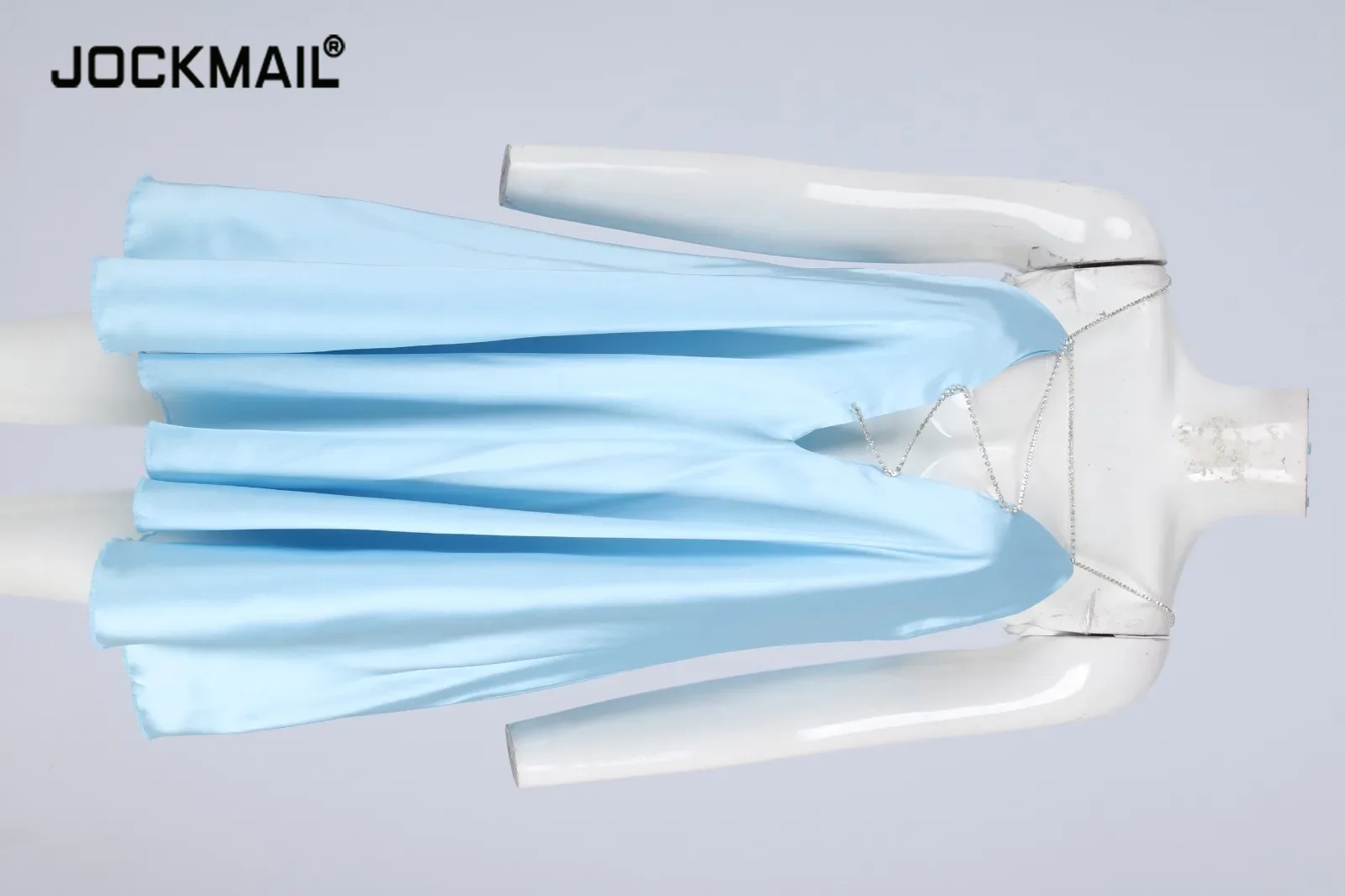 Summer Women abito allentato catena di metallo Halterneck senza maniche prendisole Backless scava fuori Mini abiti larghi Sexy Ladies Party Wea