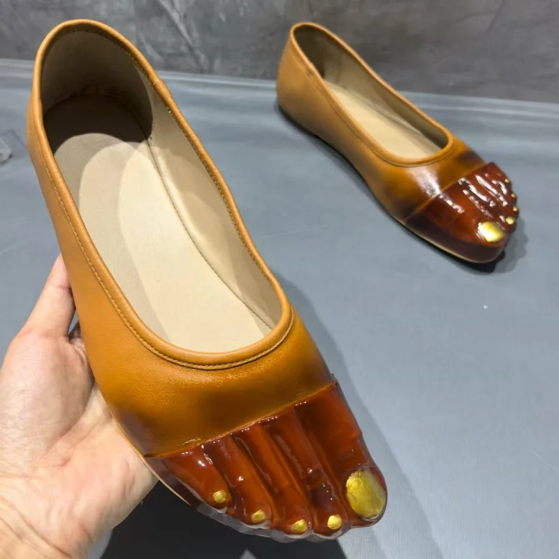 Brown Patchwork Five Toe Leather Flat Shoes Gold Decor Round Toe Slip On Loafers Women Fashion Novelty Street Style Casual Shoes
