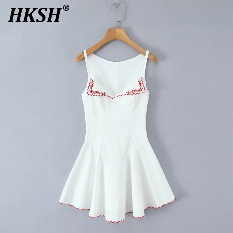 

HKSH Summer New Women's Chic French Tide Hotsweet Embroidered Strap Draped Waist-Cinching Sleeveless A-Line Short Dresses HK5831