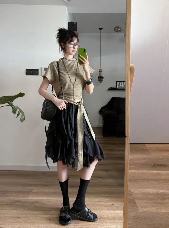 Minifaldas negras Kawaii para mujer, faldas fruncidas japonesas Y2k para playa, ropa Vintage, faldas de gasa de encaje, ropa bonita, verano 2025
