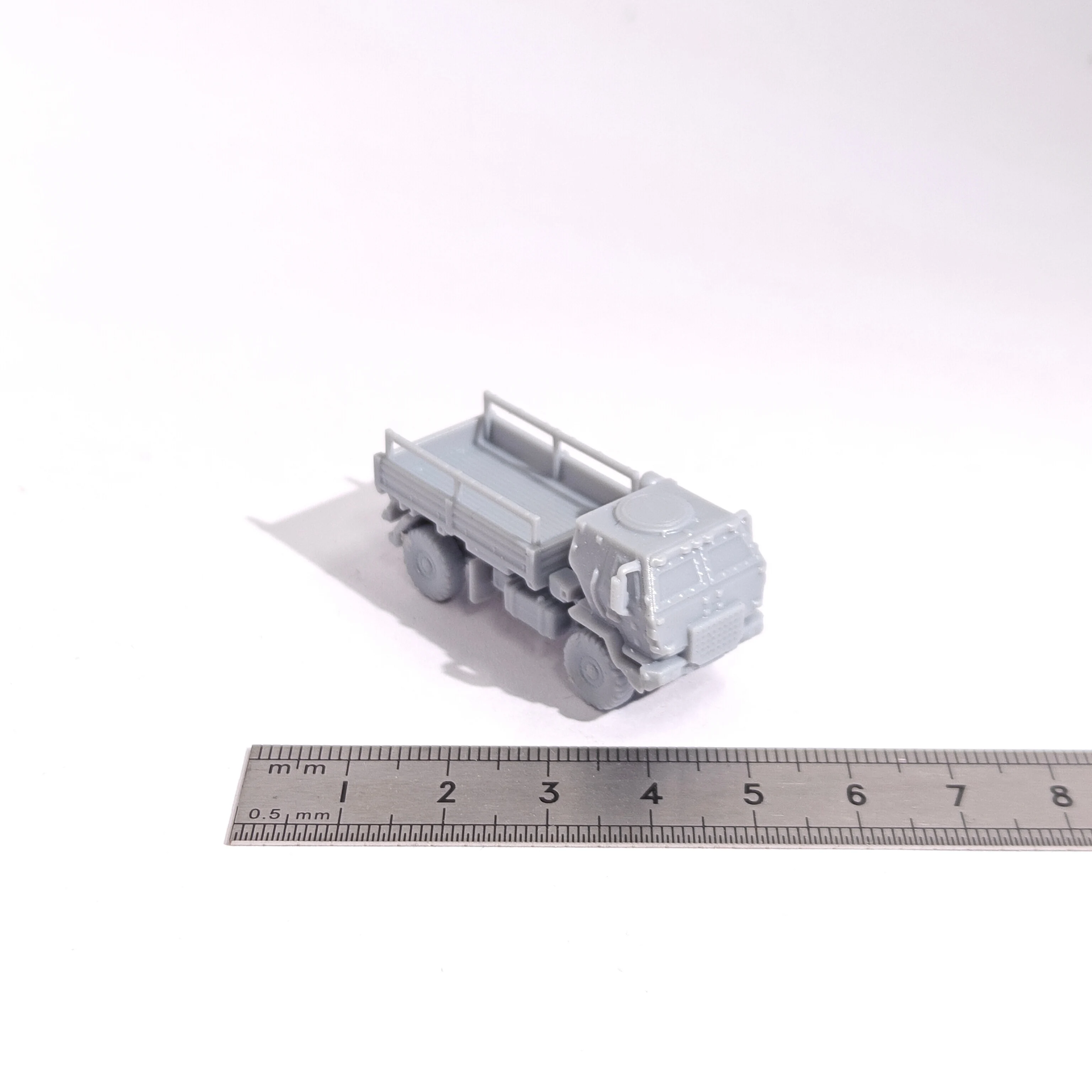 LMTV M1078 Lastwagen im Maßstab 1:144, unbemalte Miniatur-Resin-Modellbausätze