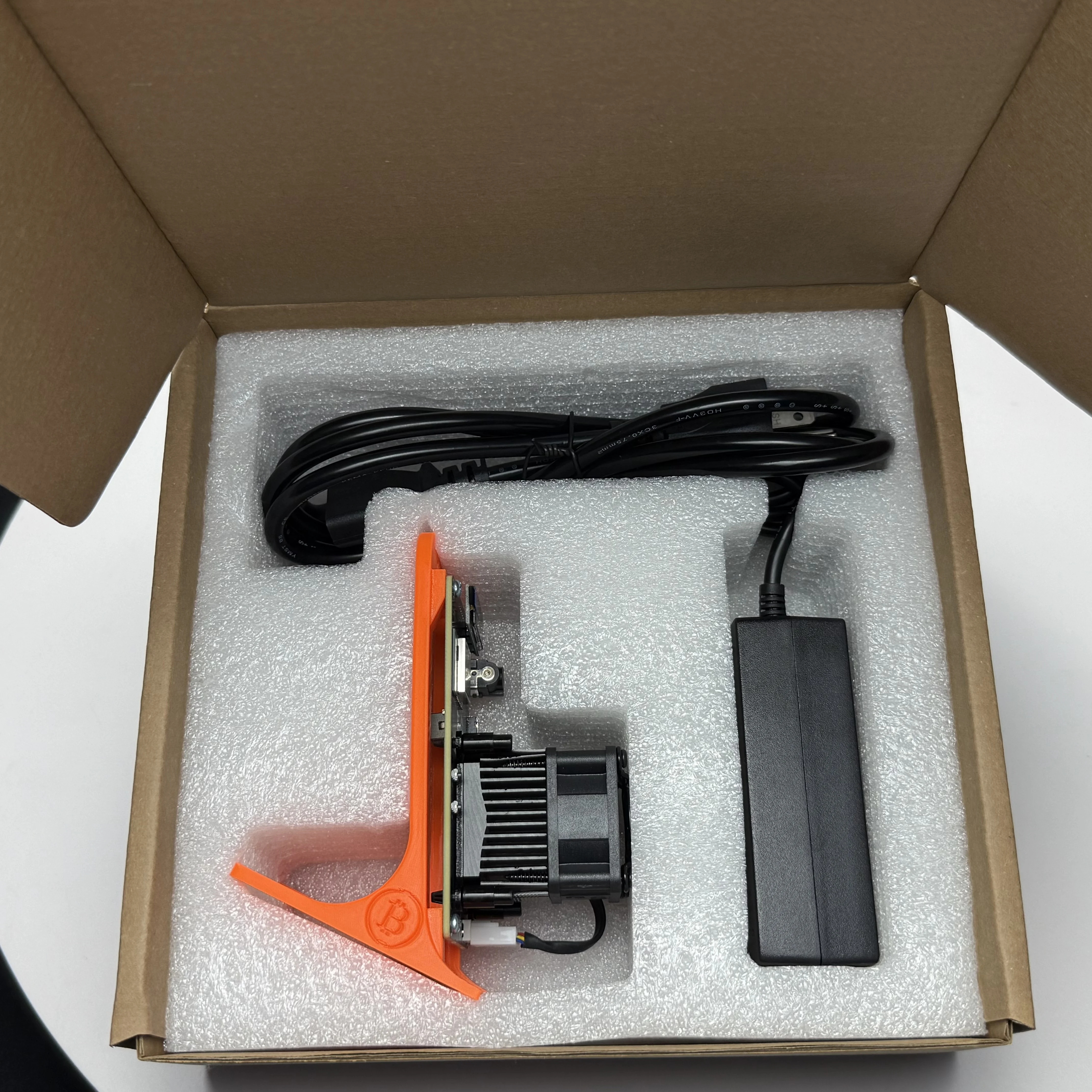 New Upgrade Bitaxe Gamma 601 ASIC Hardware BM1370 Chip 1.5TH/s 18W Silent Mini SHA256 Equipment With OLED Display Machine