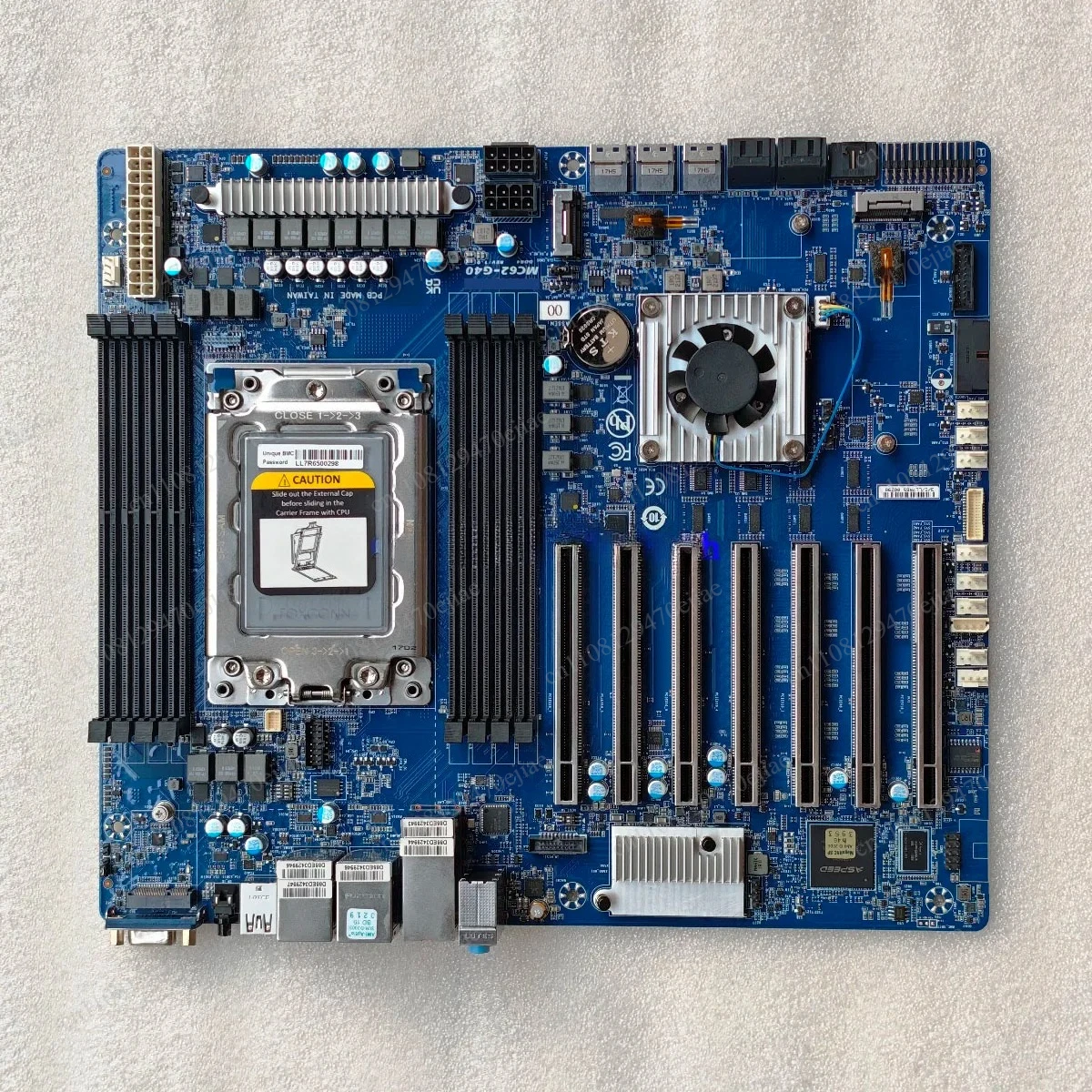 MC62-G40 WRX80 CEB Workstation Motherboard sWRX8 Threadripper PRO 5000 3000 WX 8-Channel DDR4 ECC 7 PCIe 4.0 x16 Dual 10GbE IPMI