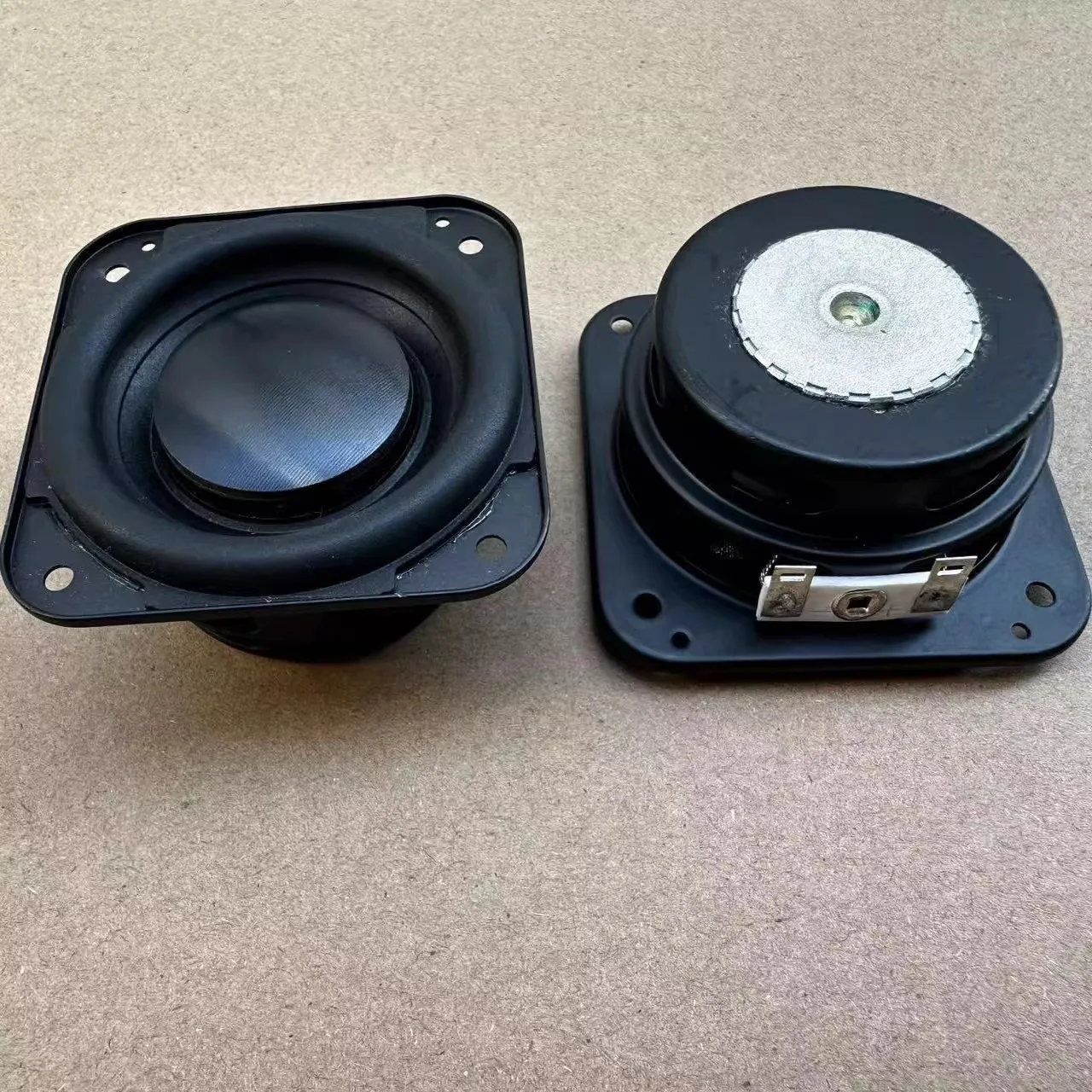 

2 шт. GHXAMP для Harman Kardon, 2,75-дюймовый ультратонкий динамик для басов, 35-жильная звуковая катушка и алюминиевый пылезащитный колпачок (70*68 мм, внешний диаметр)