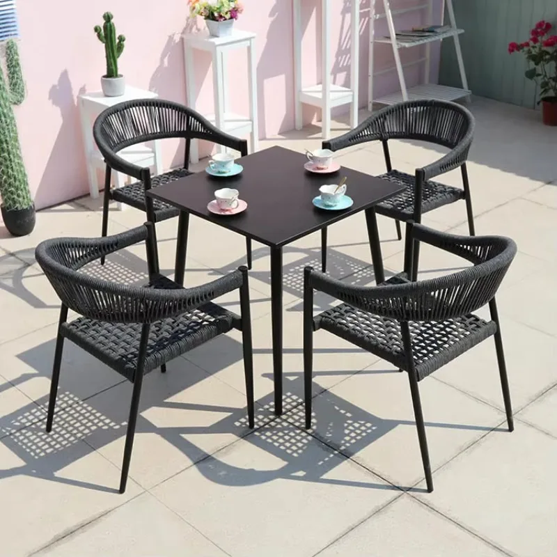 Set da Pranzo Moderno in Alluminio per Esterni con Tavolino e Sedie in Corda per Uso in Magazzino