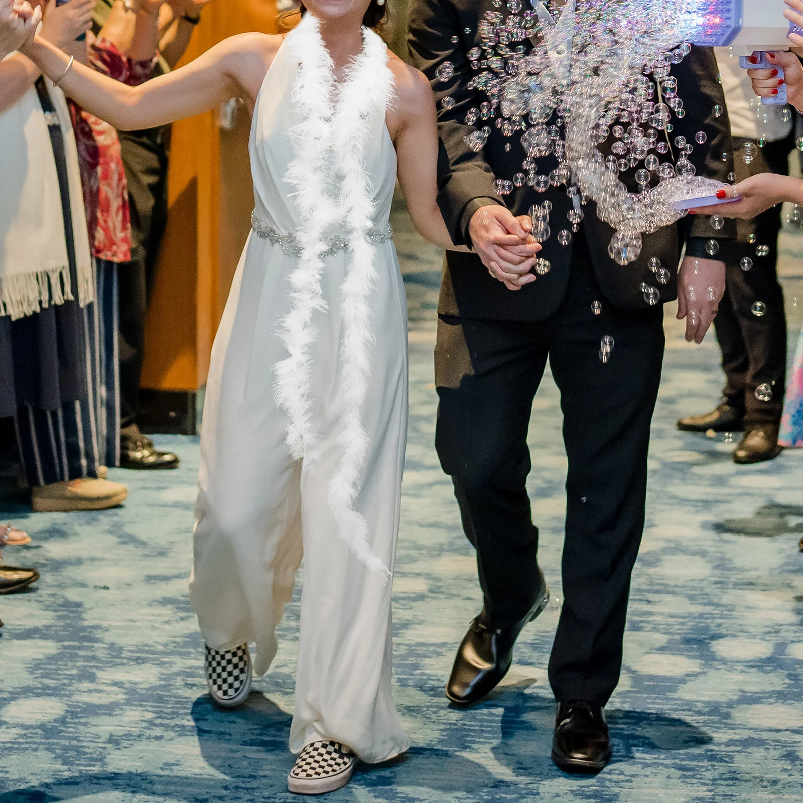 

2Pcs Plumes Boa Turkey Plumes Boa Decoration for Festive Costume Party Dress Up DIY Craft Home Supplies