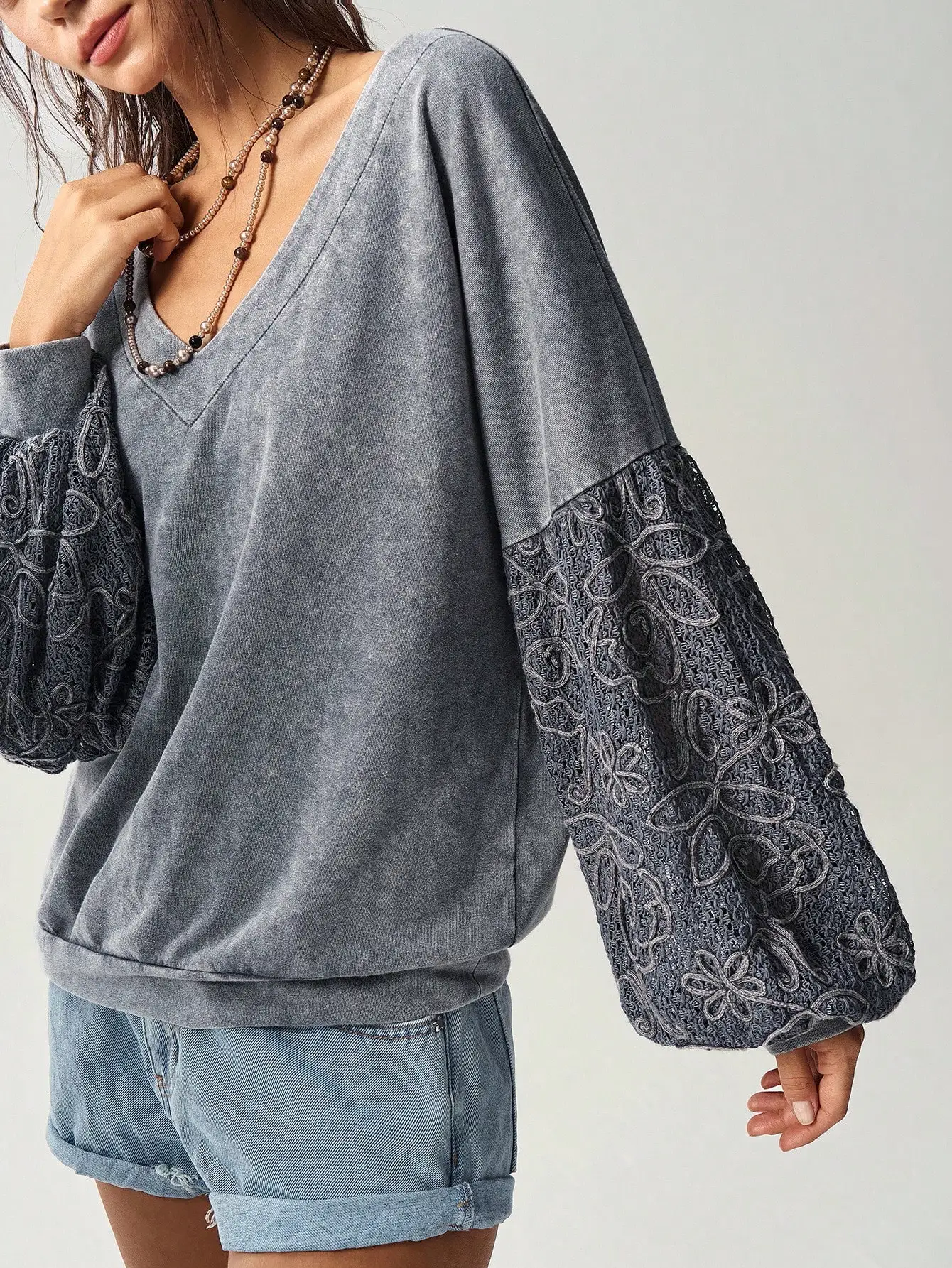 

Women's Loose V-Neck T-Shirt with Lace Bell Sleeves, Casual Autumn Winter Top