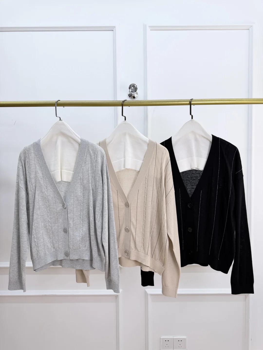 

Ladies Heavy Beaded Knitted Cardigan Long Sleeve V-Neck Single Breasted Fashion Linen Silk Blend Sweater