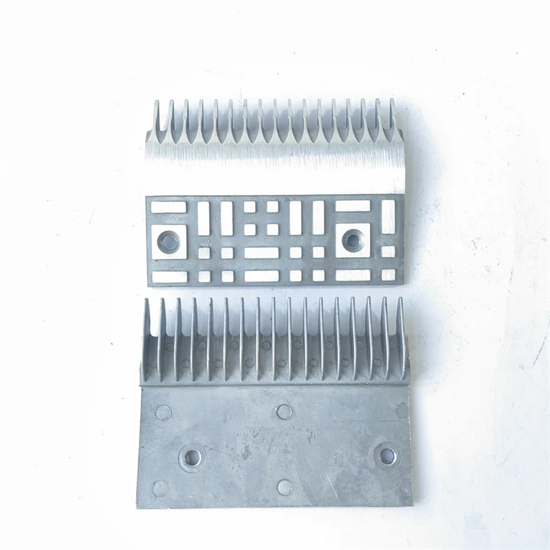 OE-5E 453Y6 Escalator Comb Aluminium 17 Teeth 143*108mm