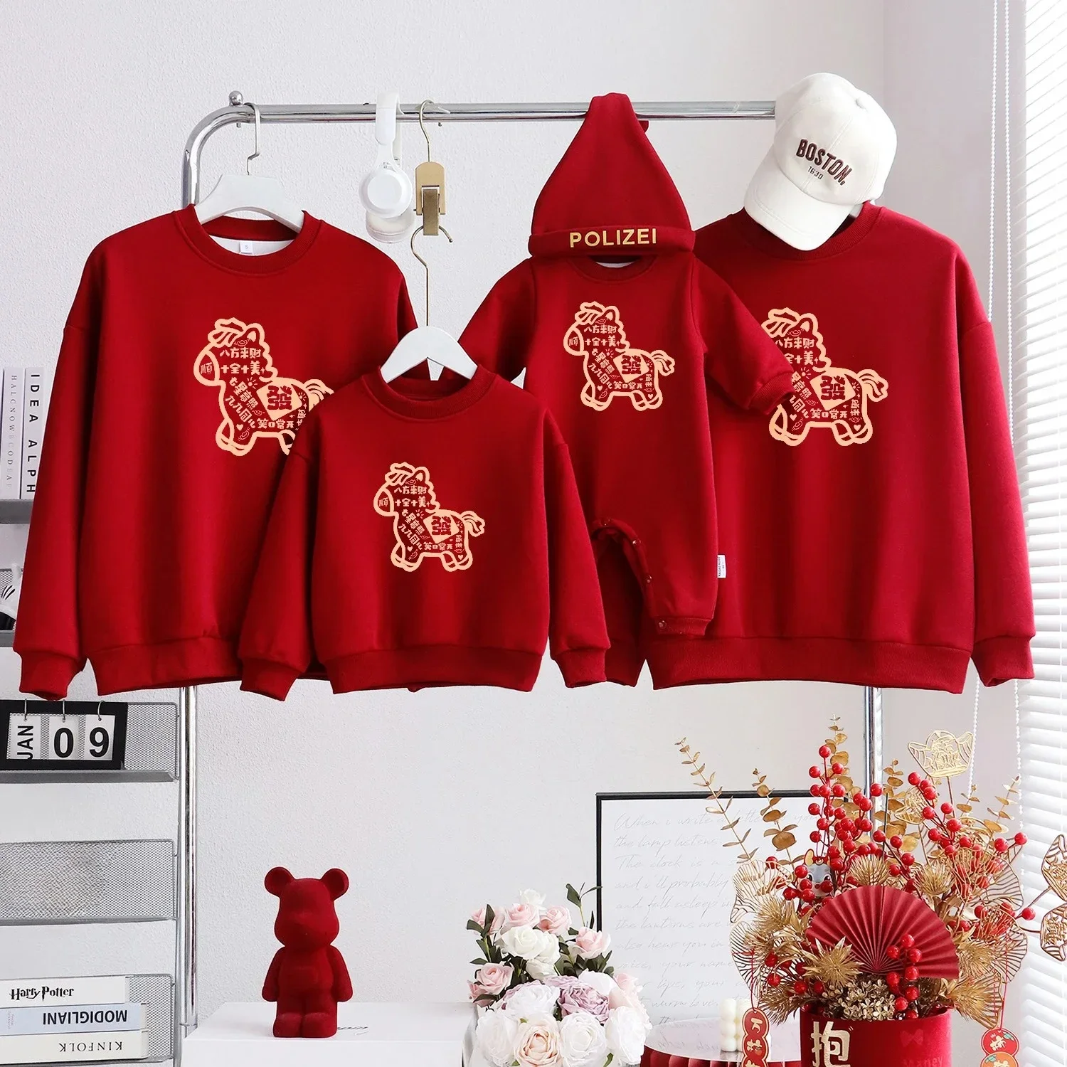 

2026 Horse Year Family Matching Set Parent Child Outfit Winter Sweatshirt Mom Son Daughter Dad Fleece Pullover Photo Shoot Gift