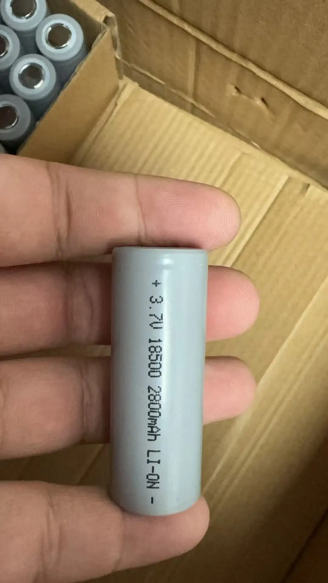 3.7v18500 lithium battery LED speaker probe headlight curling iron oxygen supply machine hair clipper 2800MAH flat head