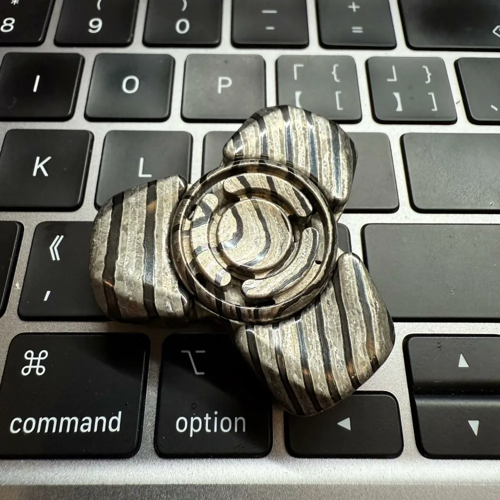 Spinmoon EDC Black Tortoise Fidget Spinner Zappelspielzeug für Erwachsene Ratsche Fidget Spinner Büro Schreibtischzubehör Angstspielzeug