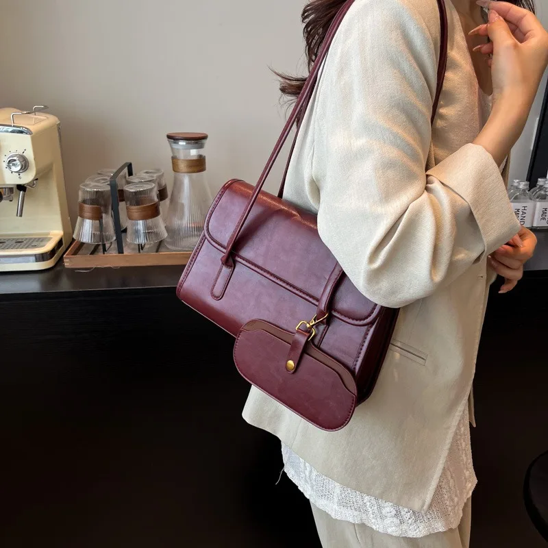 

Diaper Bag Elegant Retro Crossbody Tote Luxury Leather Designer Satchel For Women Stylish Textured Vintage Handbag
