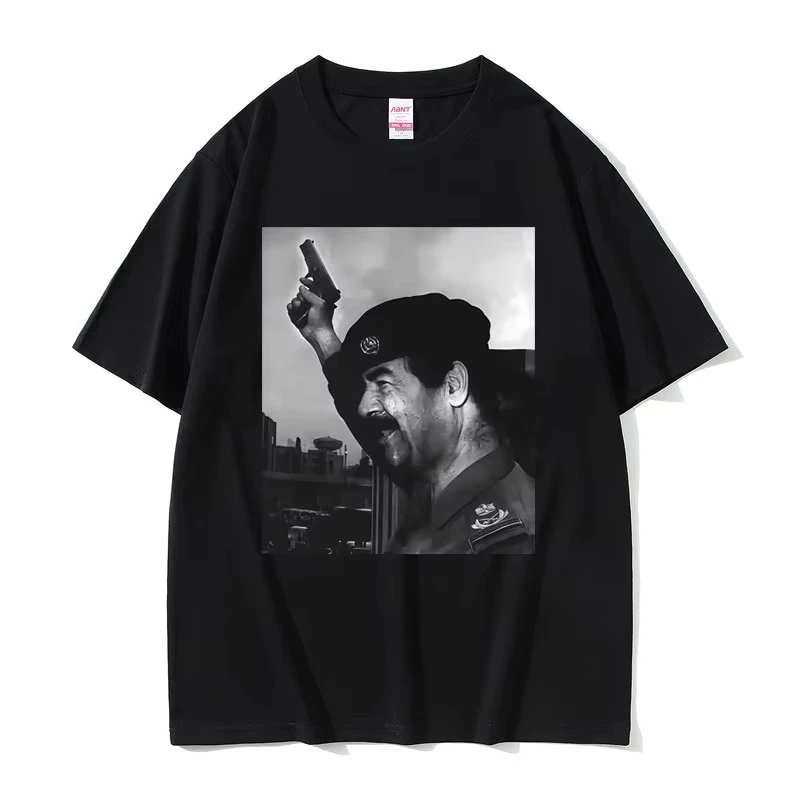 

Saddam Hussein с пистолетом, забавные футболки с круглым вырезом Meme для мужчин и женщин, модная уличная одежда унисекс, повседневные хлопковые новые футболки с короткими рукавами