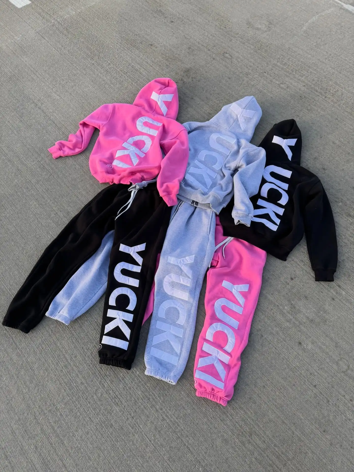 

Unisex YUCKI Couple Letter Print 2 Piece Tracksuit Oversized Zip Up Hoodie & Sweatpants Streetwear Hip Hop Casual Outfit for Men