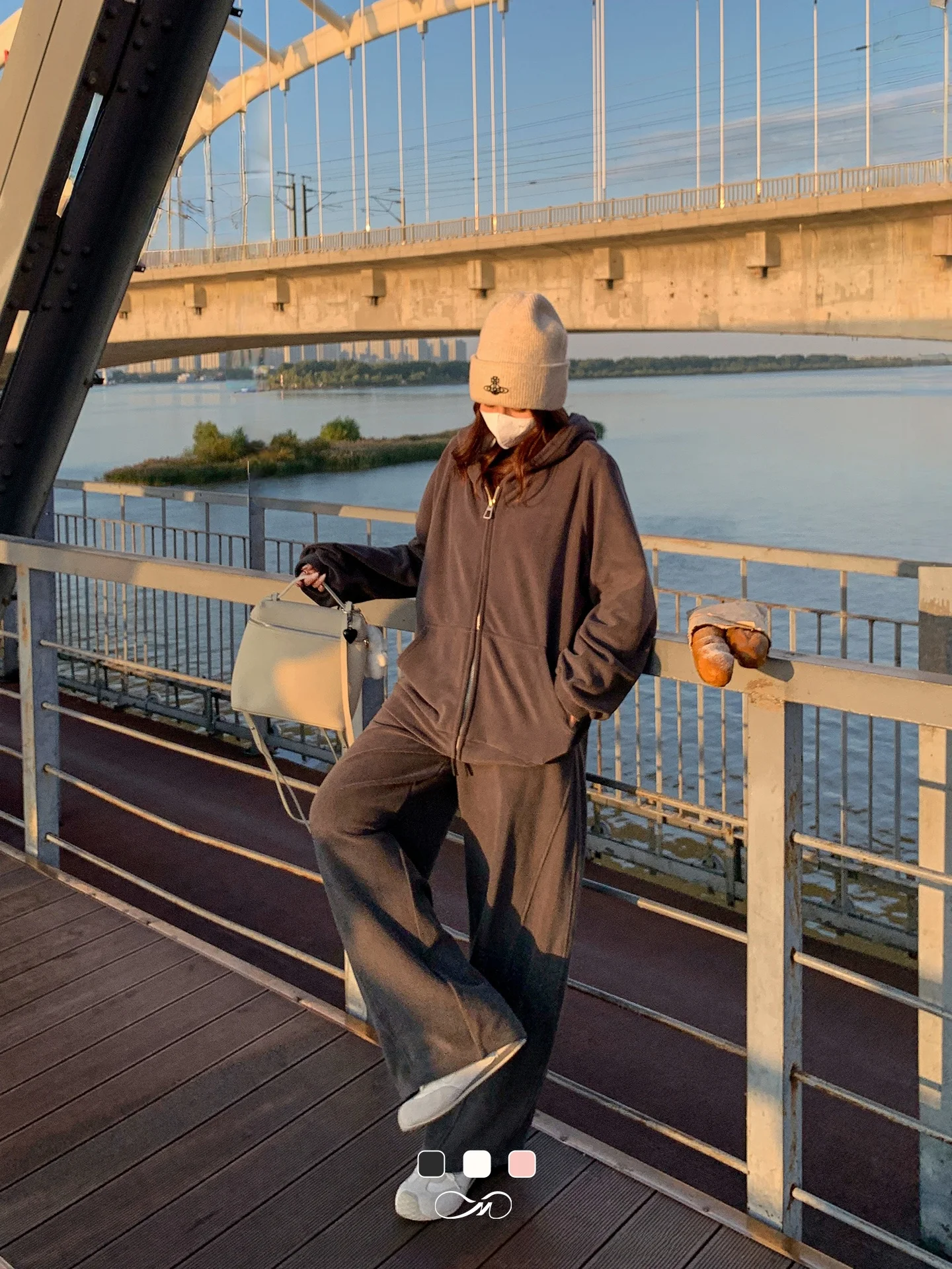 

Комплект Maixi: Женская толстовка с капюшоном и свободные повседневные брюки больших размеров, зимний модный костюм из двух предметов