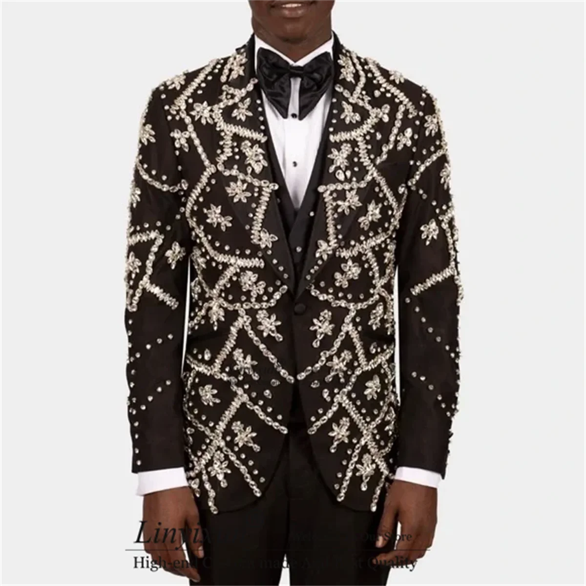 

Luxury Metal Embellished Men Suits Peaked Lapel Groom Tuxedos Wedding Prom Blazers Pants Outfit trajes elegante para hombres