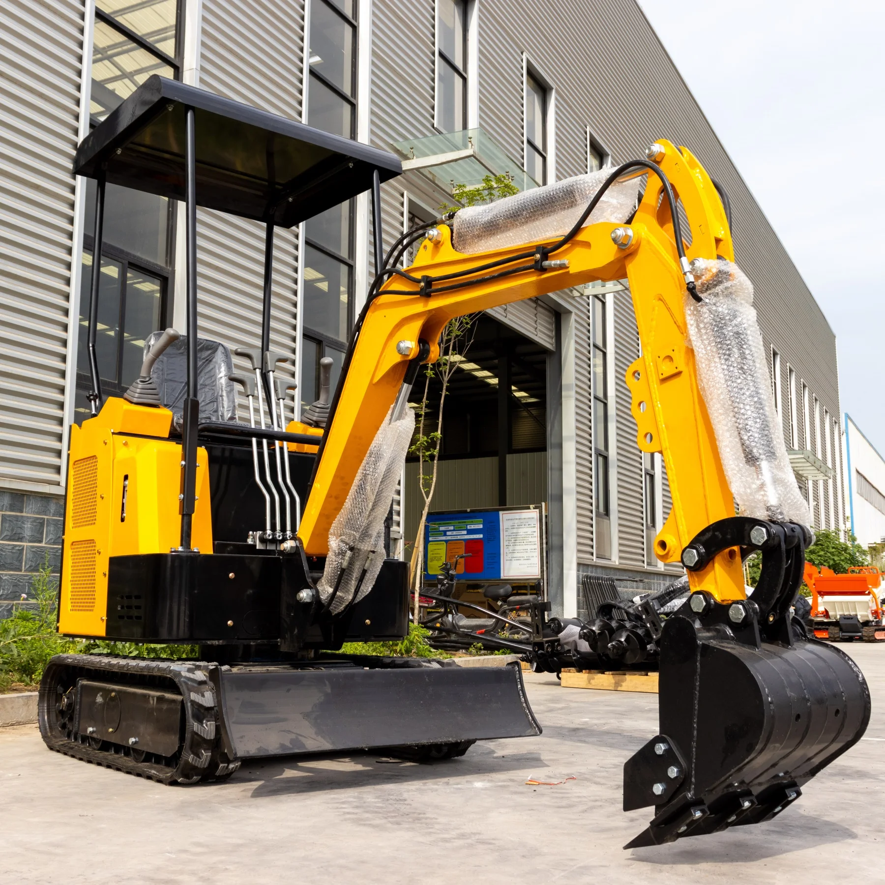 Mini Crawler Excavator Mini Digger With Attachment