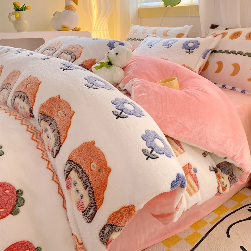 1PC White Cartoon Girl Strawberry Floral Flannel Duvet Cover, Cute Pattern Soft Bedding for Bedroom Decor