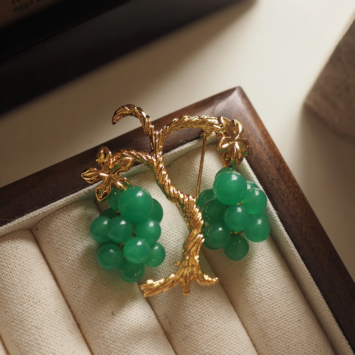 

"When Grapes Ripen" Vintage Green Grape Vine Beaded Brooch - Stylish Corsage Pin