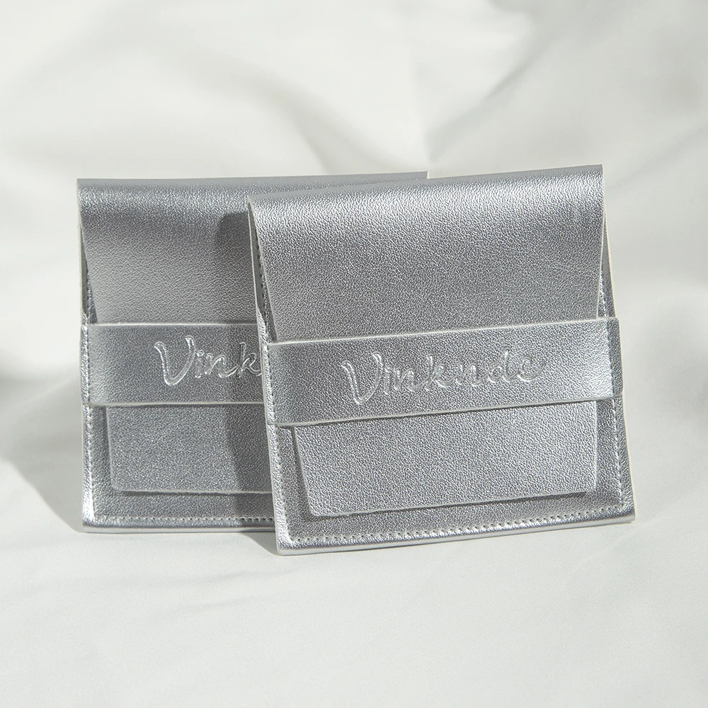 Personalisierte 8x8cm Silberne PU-Leder Schmuckverpackungsbeutel Kleine Ring-Ohrringe-Halsketten Hochzeits-Gastgeschenk-Tasche Organizer – Detail 2