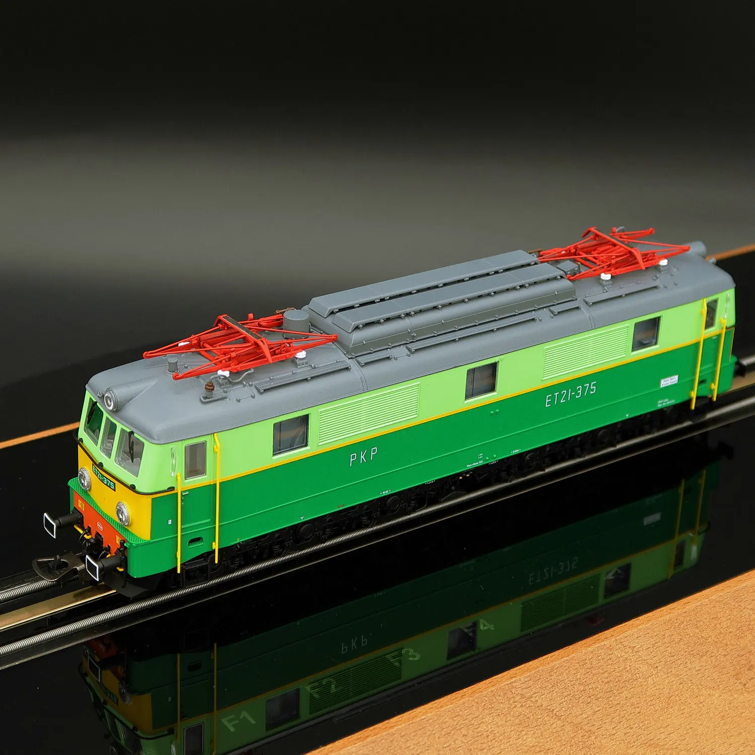 HO 1/87 Model Train German PIKO HO Type 51611 ET21 Electric Locomotive Poland Digital Sound Effect Train Model Toy