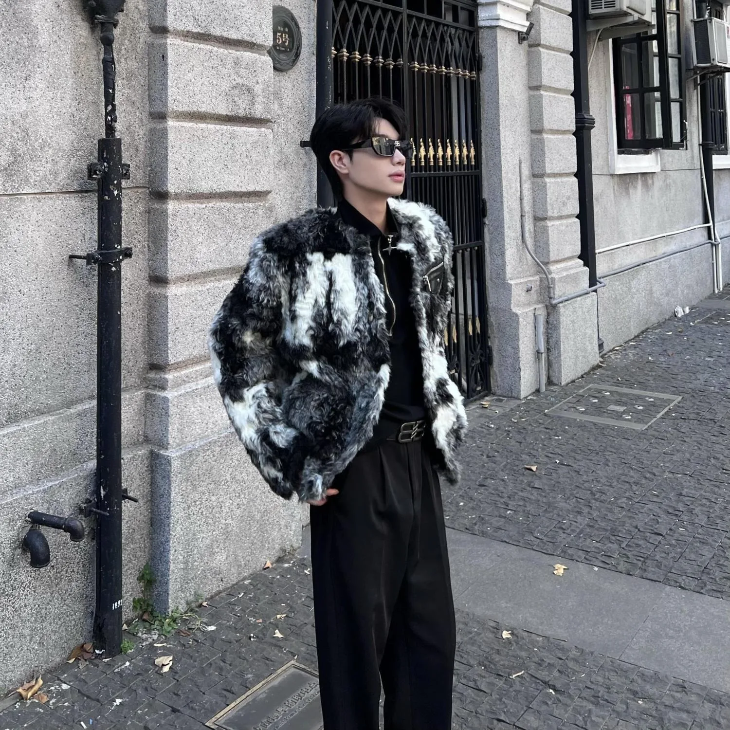 

2024 New Fashionable Men's Coat Winter Warm and Thick Black and White Flowers Young Trend Versatile Woolen Fury Jacket