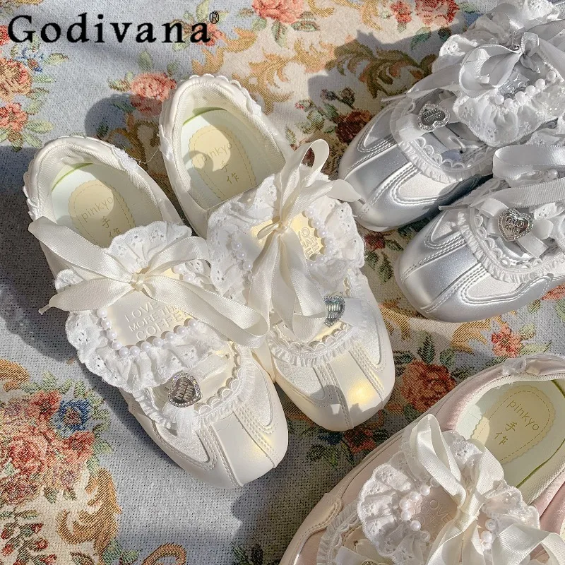 

Japanese Style Versatile Training Shoes Female Original Lace Bow Three Color Flat Sneakers Women Pearl Sweet Elegant Shoes