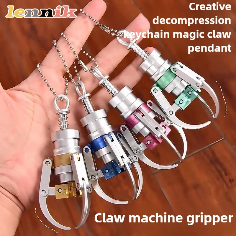 Stress Relief Fidget Toy for Kids, Miniature Claw Keychain, Realistic Grabber Machine Pendant, Desktop Decoration and Bag Charm