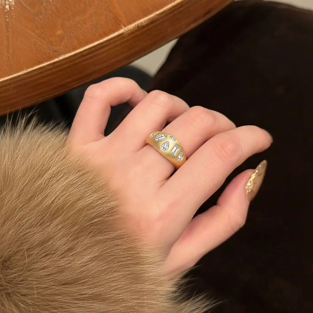 

Новое поступление, текстурированное серебряное кольцо с муассанитом смешанной огранки, матовое массивное кольцо из стерлингового серебра S925, уникальное геометрическое мульти-