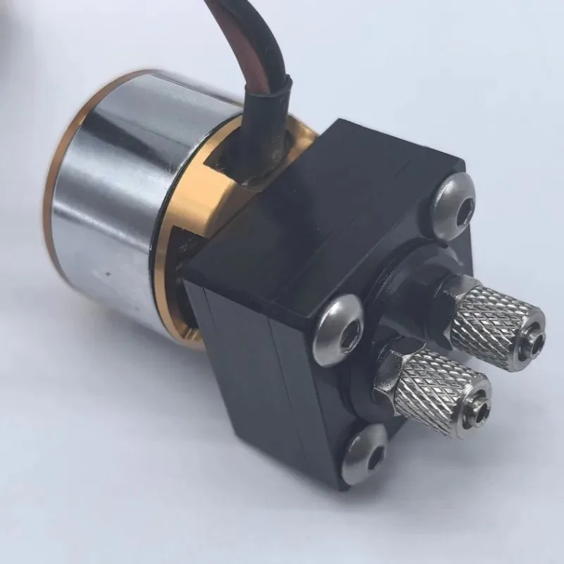 Metal Simulation Gear Hydraulic Pump, DIY Upgrade Part for 1/14 Scale RC Truck Model for Volvo view 2