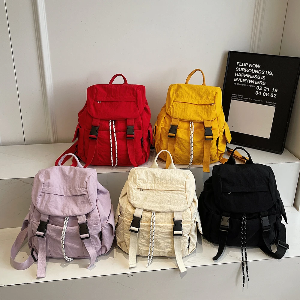 حقيبة ظهر كاجوال متعددة الاستخدامات للنساء 2025 حقيبة ظهر جديدة ذات سعة كبيرة وخفيفة الوزن للسفر للطلاب أثناء التنقل