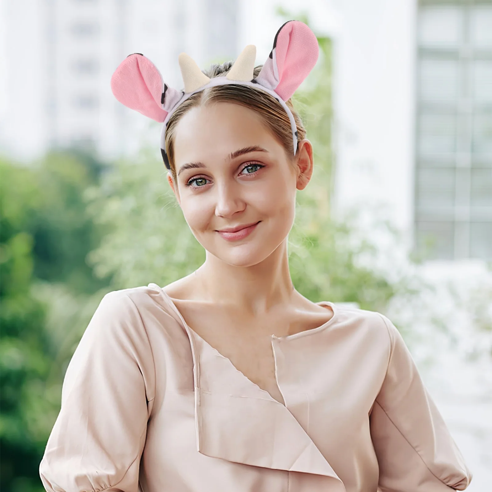 

Cow Ear Horn Headband Soft Animal Ears Cute Kids Hairband for Daily Wear Parties Cosplay Costume Accessories Funny Makeup