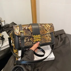 Borsa a tracolla serpente moda donna nuove borse firmate di marca di lusso borsa quadrata piccola a tracolla in pelle con fibbia a farfalla