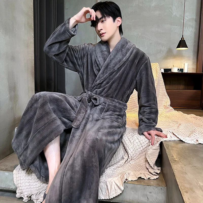 Men\'s Thick Robe Warm Flannel Bathrobe Kimono Gown Flip Collar Nightwear Winter Autumn Sleepwear Loose Loungewear Warm Home Wear