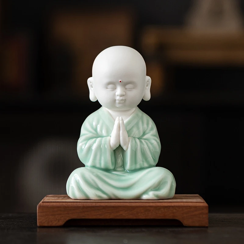 Chinese Zen-inspired little monk figurine, ceramic figure, Buddhist-style home living room display shelf decoration, micro-lands