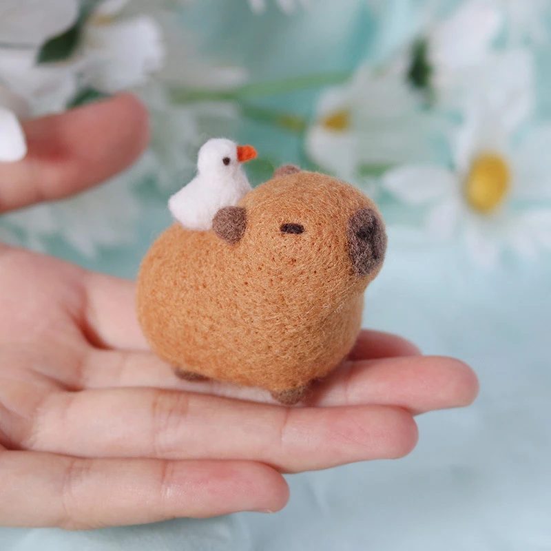 Kit de matériel intérieur en feutre de laine, jouets en peluche de beurre de bricolage faits à la main, décorations de bureau mignonnes, capybara potelé, poisson gris, maire