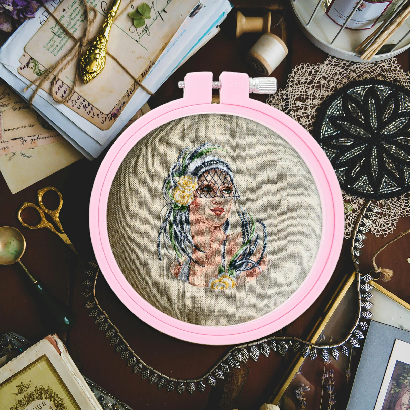 

4Pcs Cross Stitch Hoop Set Adjustable Screws Different Sizes for DIY Embroidery Needle Arts Fabric Painting Display Frame