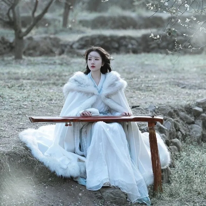 

Women Winter Featuring Large Fur Collar Thickened Maoni Fleece Extremely Elegant and Warm Cape New Chinese-style Wedding Dress