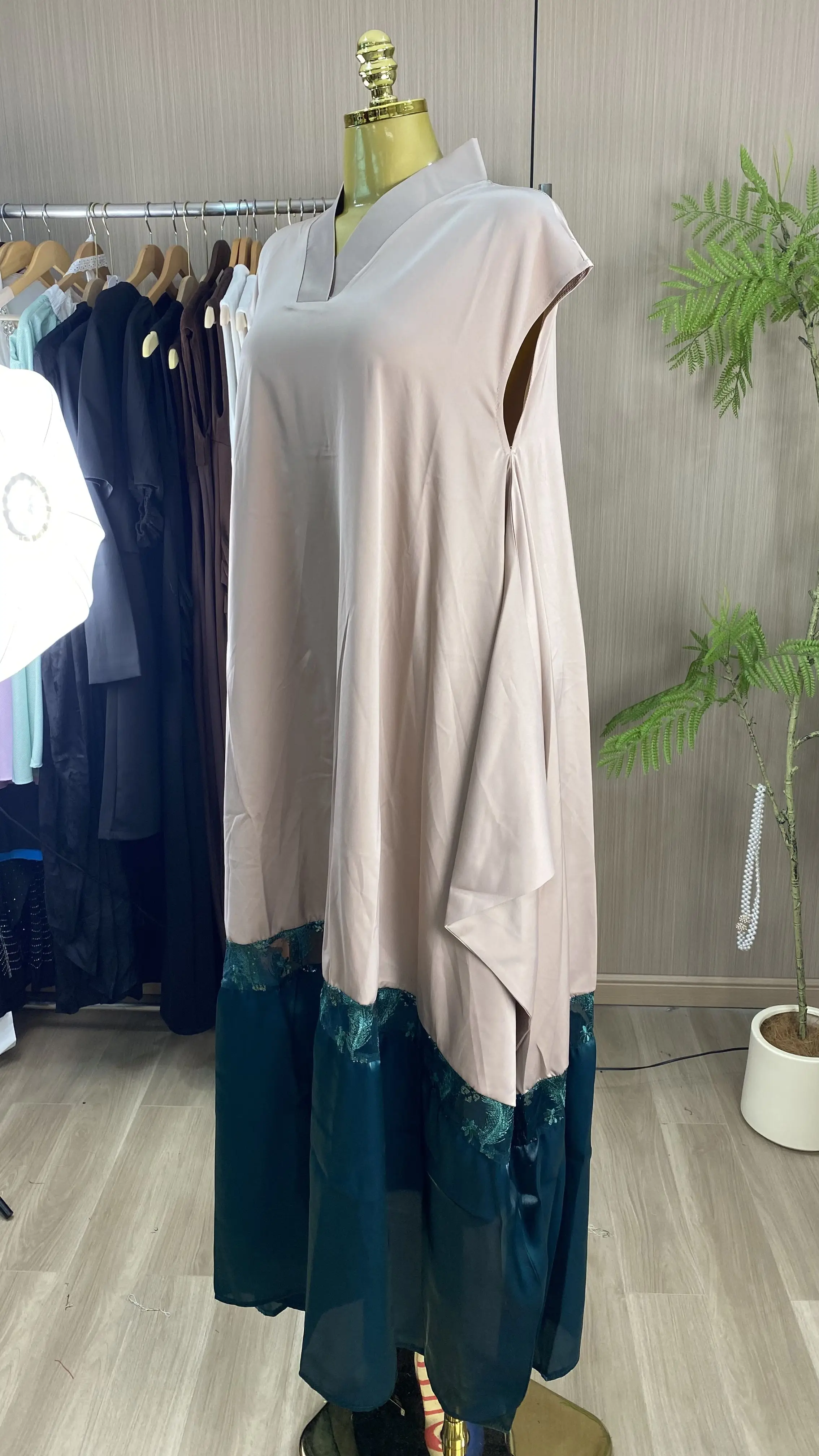 26 Summer New Retro Color Block Long Loose A-line Women's Dress V-neck Sleeveless Design Plus Size Elegant-GZXX885