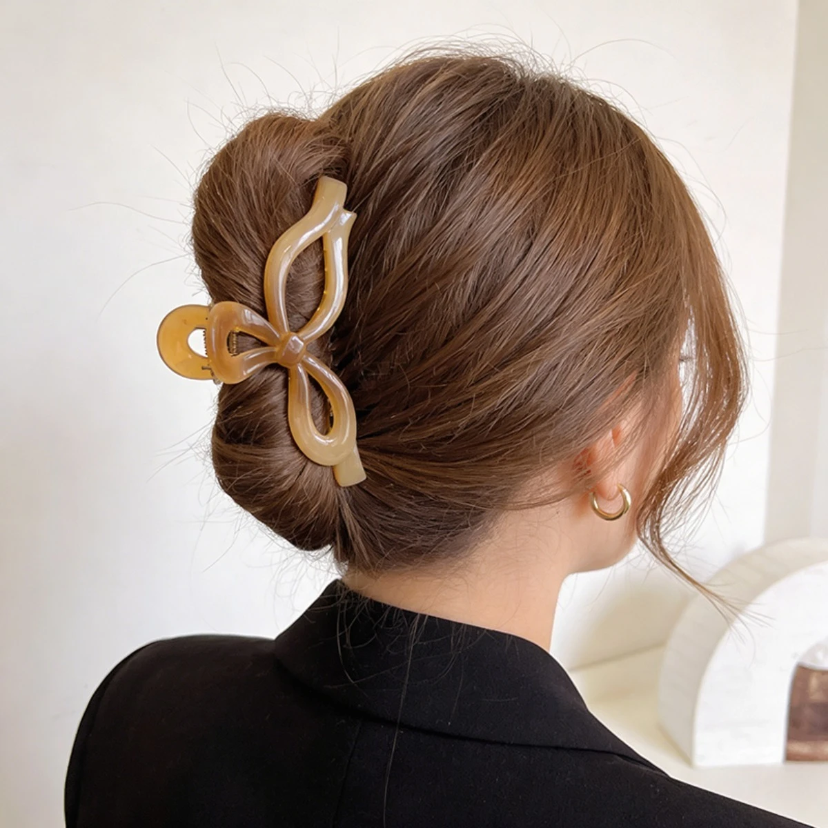 

Colorful Large Jelly Transparent Shark Clip Ladies Fashionable Plastic Hair Clip Cute Girl Hair Accessory Birthday Gift